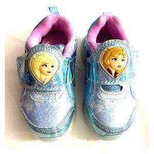 NEW Disney Frozen II Light Up Toddler Sneakers